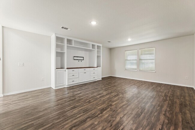 Building Photo - 5710 Pampus Prairie Rd