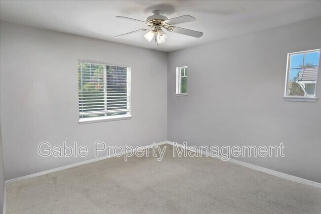 Building Photo - 27878 Amberwood Ln
