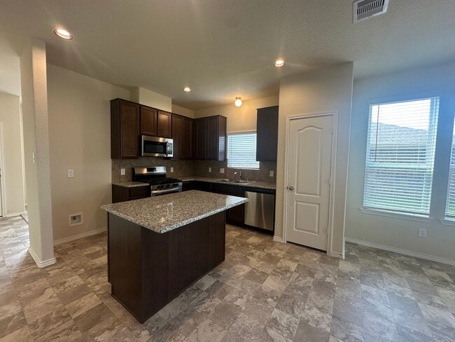 Building Photo - 3419 Golden Amber Ct