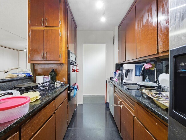 Building Photo - 201 St Pauls Ave