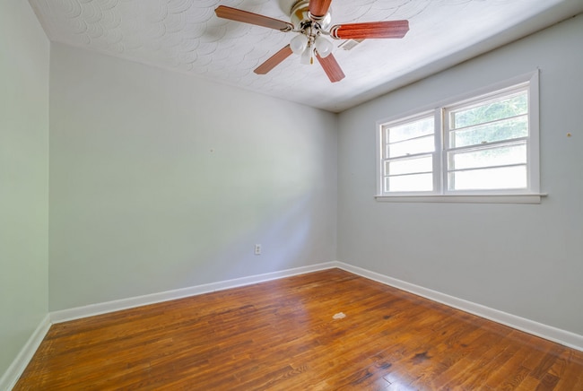 Building Photo - One-Level 3BR/1.5BA Ranch in Prime Blountville Location