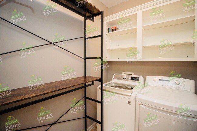 Building Photo - Pre-Lease for July 15 2026- 3 Bedroom, 2.5...