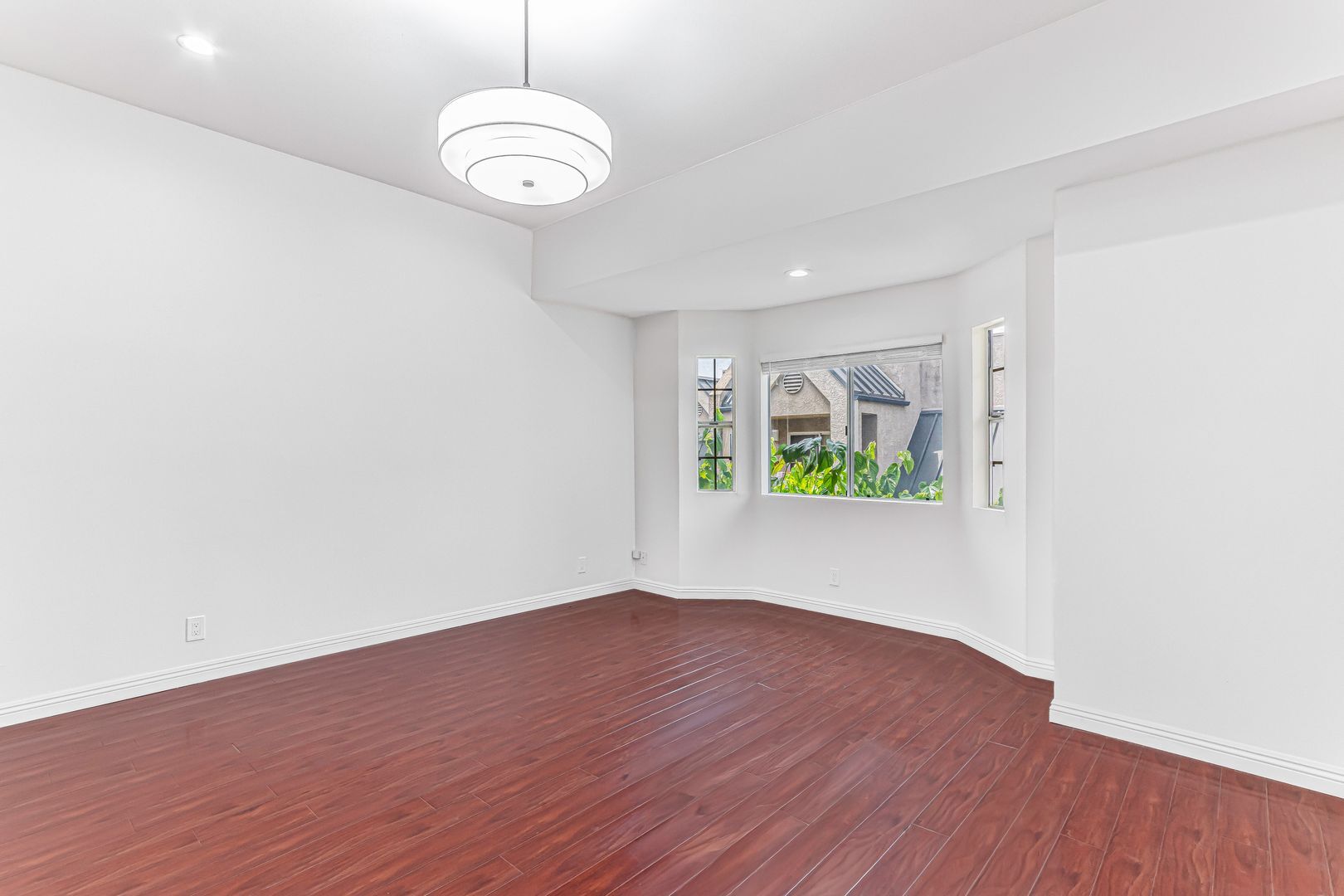 Building Photo - 402 California St