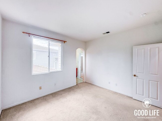 Building Photo - 4639 Vereda Mar Del Sol