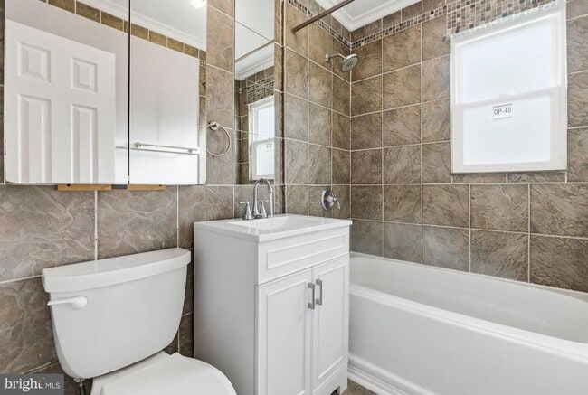 Building Photo - 43 Freeman St