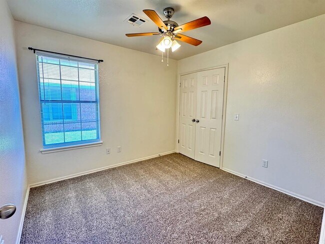 Building Photo - 17609 Gold Dr