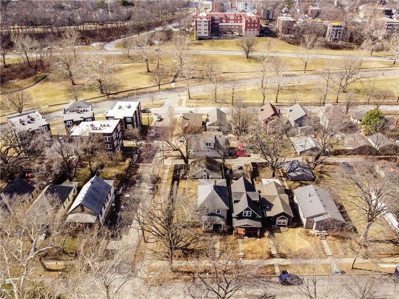 exterior (neighborhood) - 4244 Holmes St