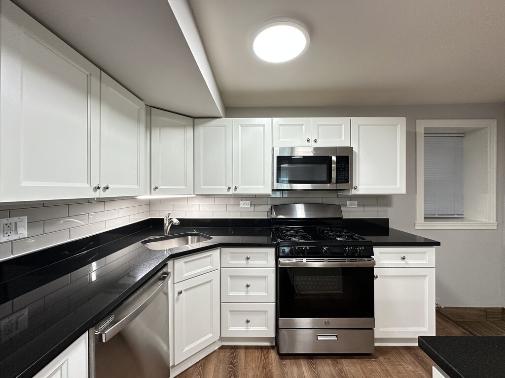 Building Photo - 5748 N Winthrop Ave