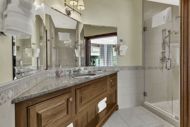 Building Photo - 1774 State Hwy UU