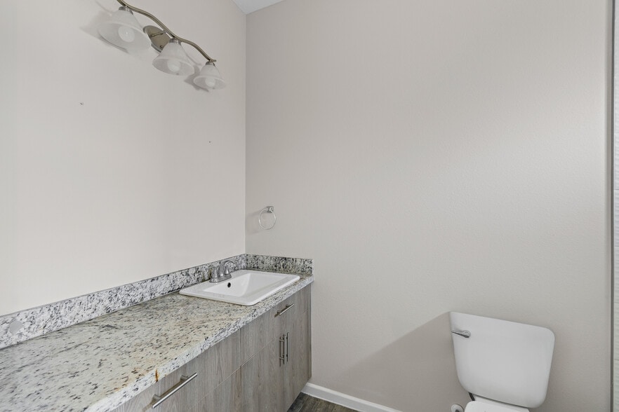 Building Photo - 912 N Kentucky St