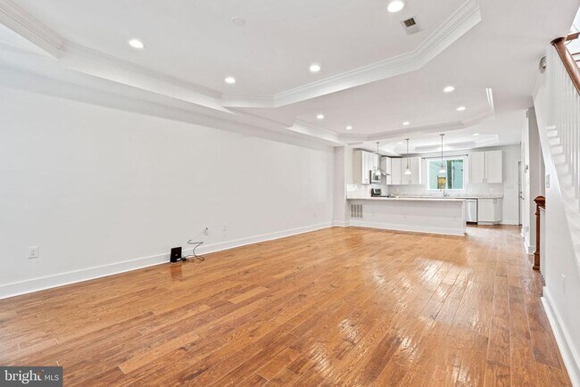 Building Photo - 1110 Orren St NE