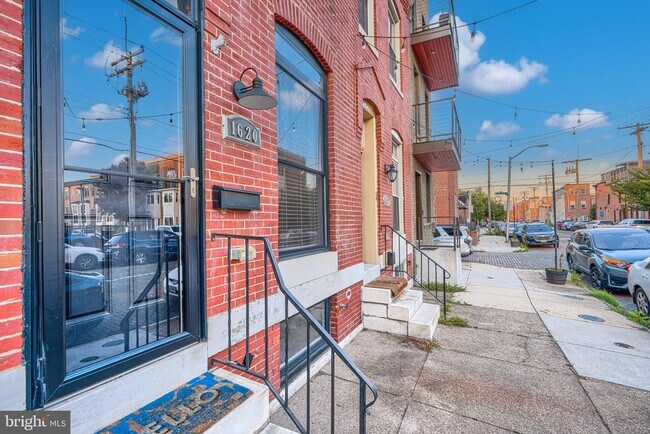 Building Photo - 1620 E Clement St