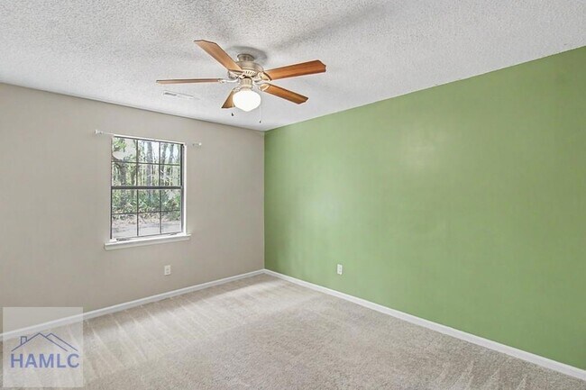 Building Photo - 1384 Forest Lake Dr