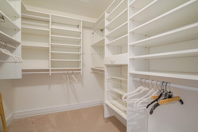 Building Photo - 2703 Captains Way
