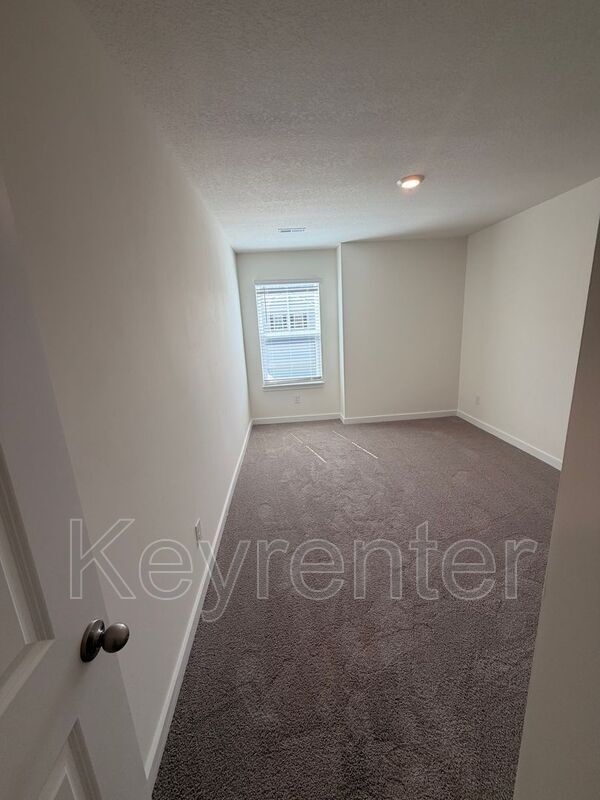 Building Photo - 7033 Randleman Dr