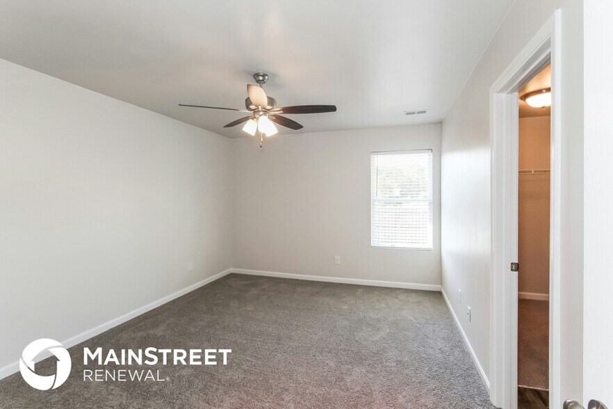 Building Photo - 304 Hidden Ct