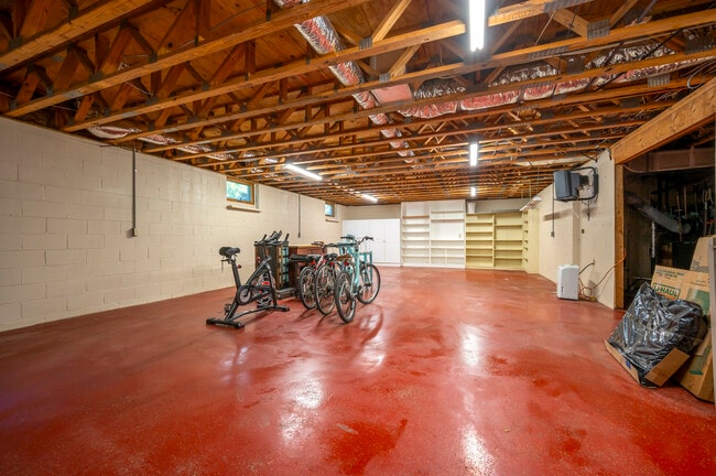 Building Photo - 26 Canter Ct