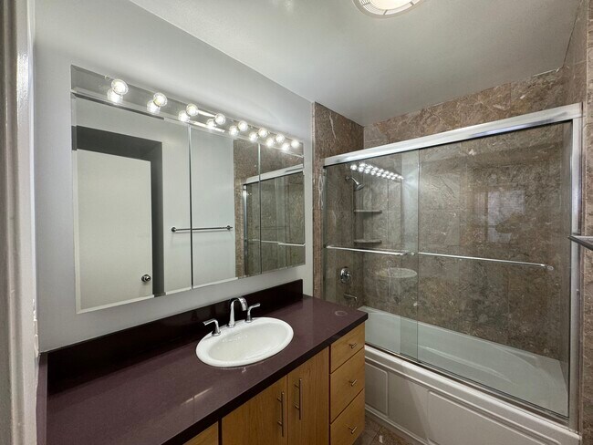 Building Photo - 1440 Veteran Ave