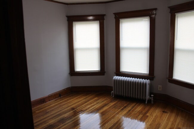 Building Photo - 45 Grandview Terrace