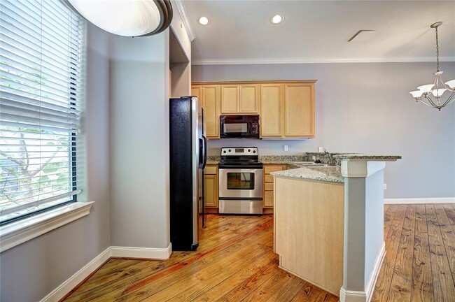 Building Photo - 202 McGowen St