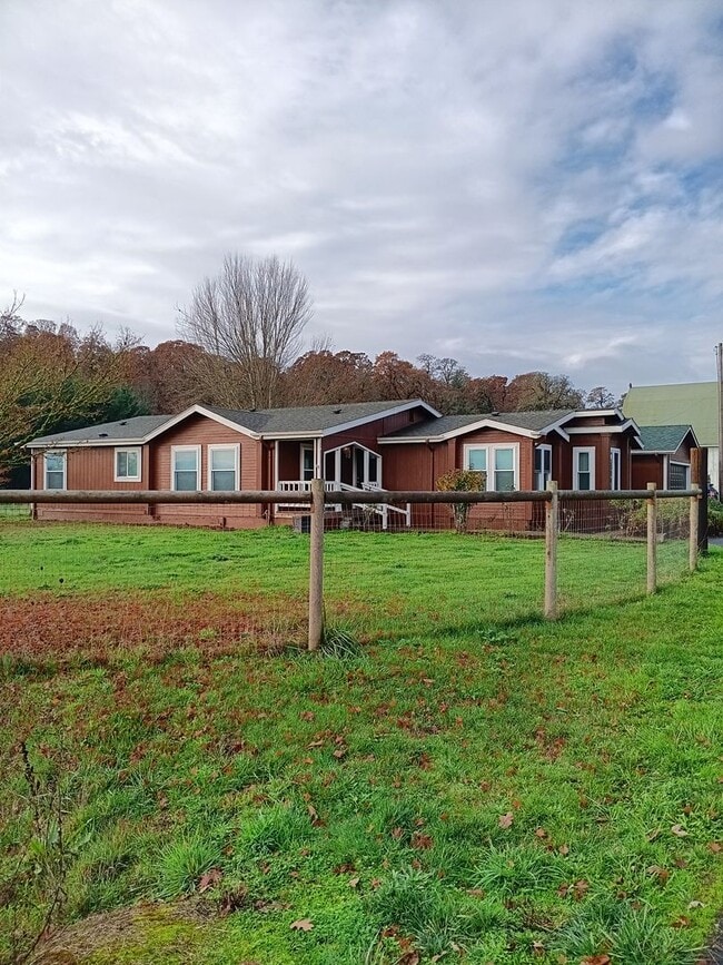 Building Photo - Country Living In The Independence Area Is...