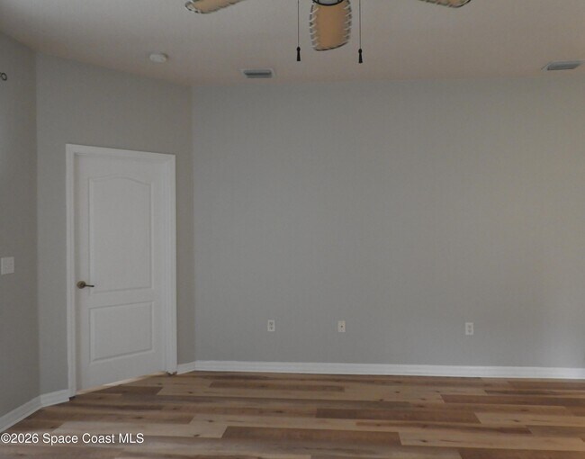 Building Photo - 552 Wedge Ct