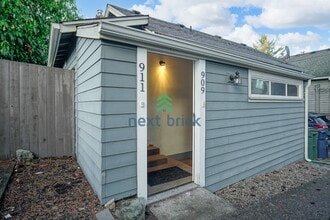 Building Photo - Charming 1-bedroom, 1-bathroom unit in Greenwood