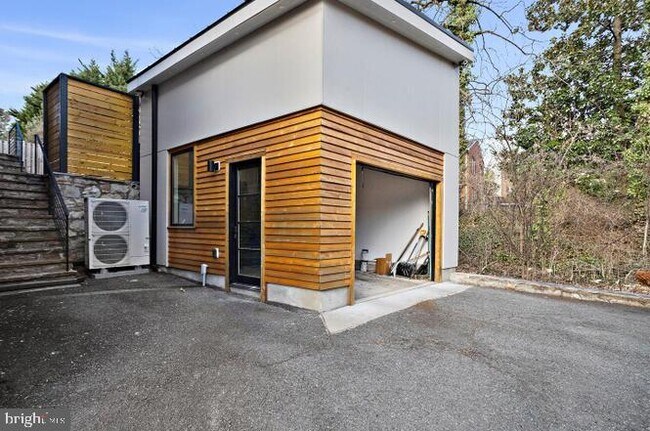 Building Photo - 2347 S Arlington Ridge Rd