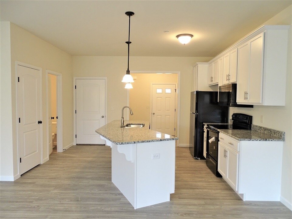 Building Photo - 349 Cedar Holw