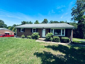 Building Photo - Welcome home nice brick ranch!