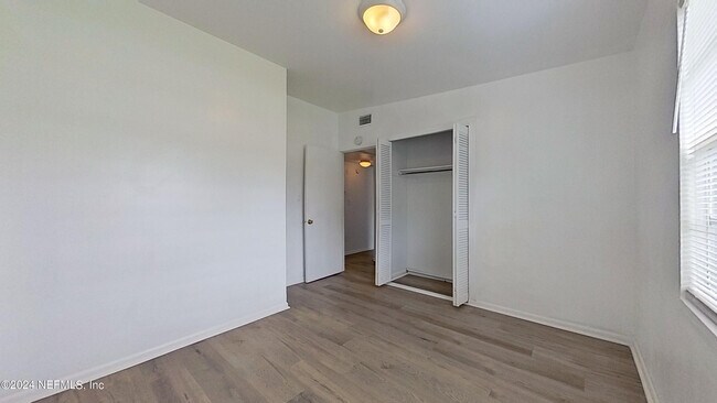 Building Photo - 2612 Ector Rd N