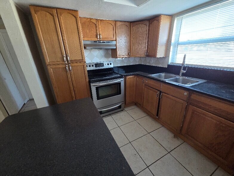 Building Photo - 7205 Rockwood Dr