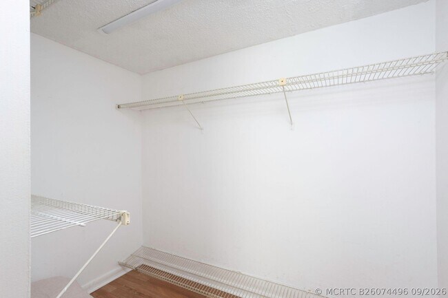 Building Photo - 2825 SW 22nd Ave