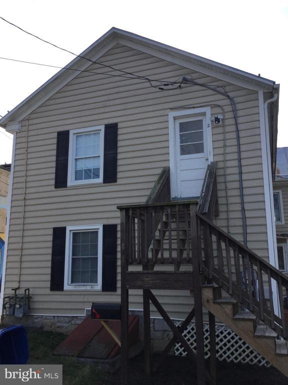 Building Photo - 206 W King St