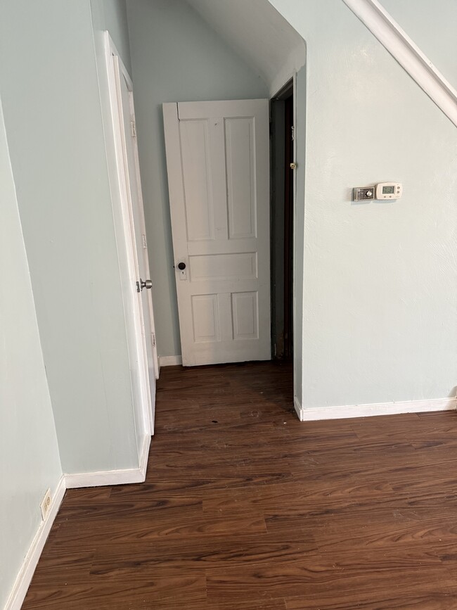 Building Photo - 1310 Pirl St