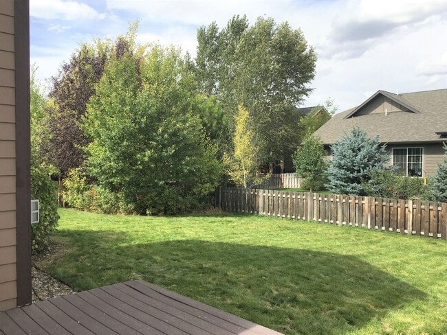 Building Photo - Gorgeous 3 Bedroom Home in Elk Grove Commu...