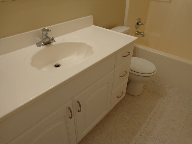 Building Photo - 780 Holcombe Woods Ct