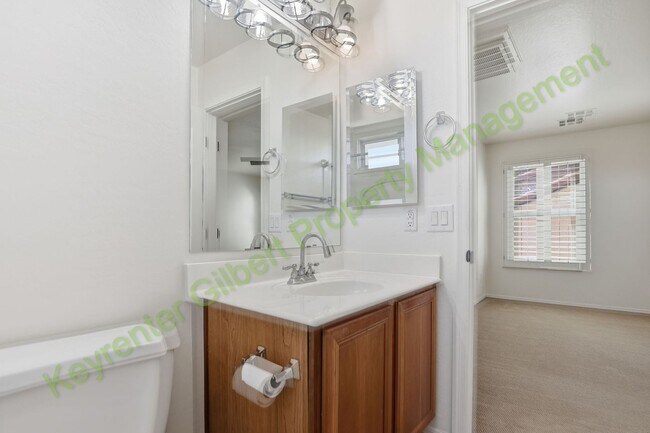 Building Photo - Charming Gilbert Home in The Gardens Commu...