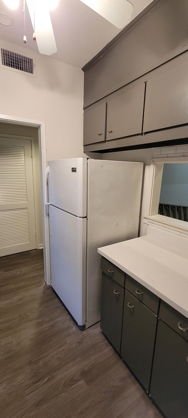 Building Photo - 1055 Quinn St