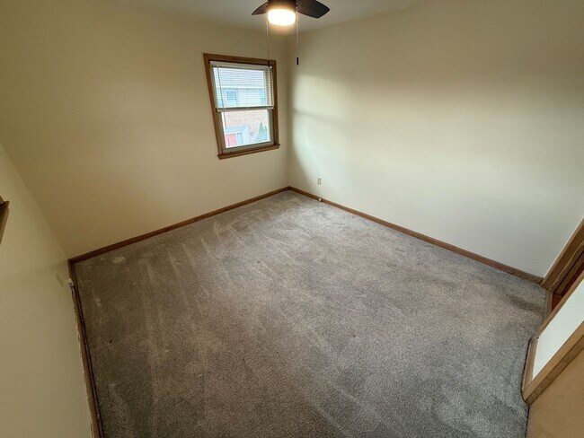 Building Photo - 5295 N Mohawk Ave