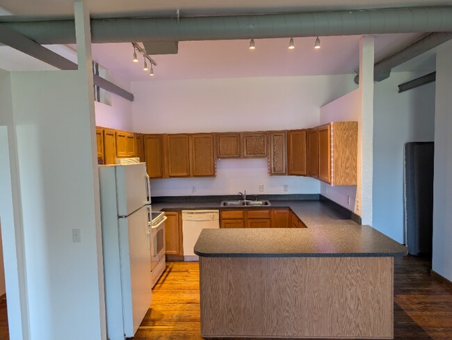 Building Photo - 1815 Adams St