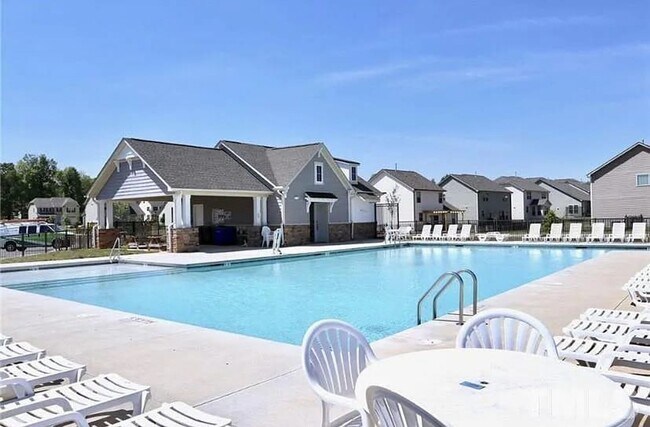 Building Photo - ~~~ Beautiful Home in Mebane ~~~