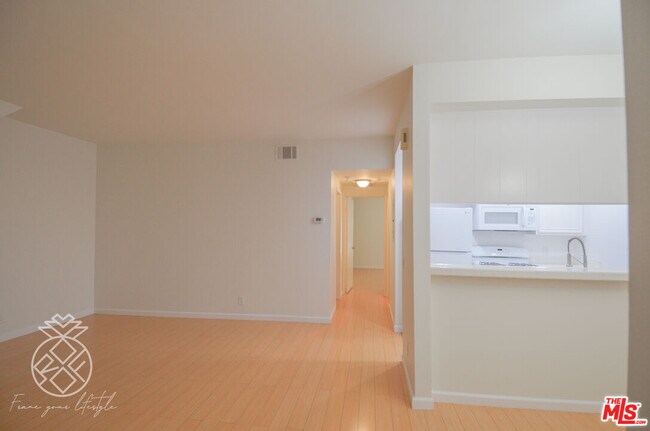 Building Photo - 1727 Glendon Ave