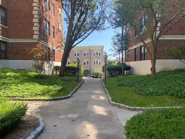 Building Photo - 145 Englewood Ave