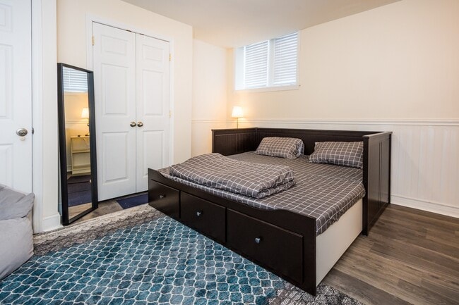 Building Photo - 600 S Linwood Ave