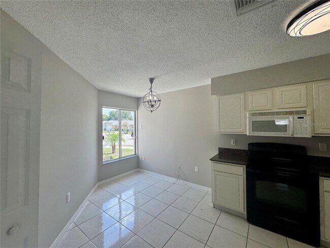 Building Photo - 4301 Country Hills Blvd