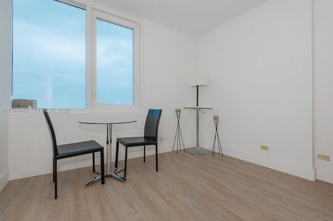 Building Photo - 2301 Collins Ave