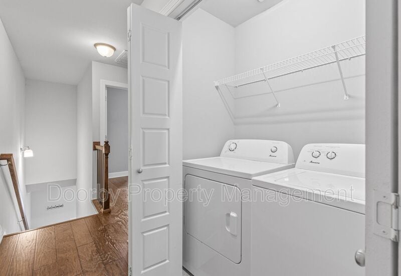 Building Photo - 717 Ladd Ave