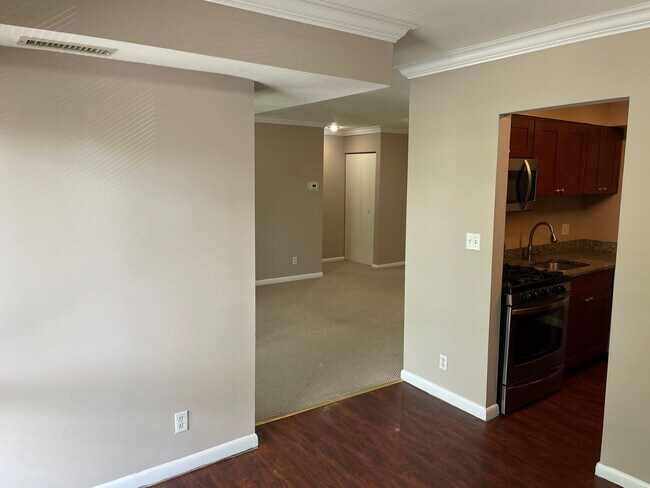 Building Photo - 6099 Majors Ln