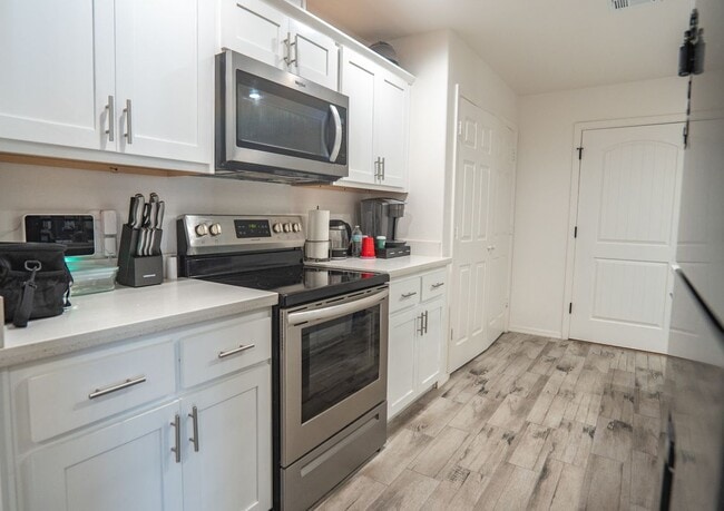 Building Photo - 2231 E 14th St